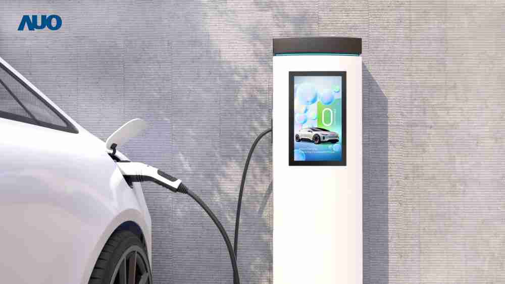 友達〝EVSE車用充電樁解決方案〞專為電動汽車充電樁設計，，，，具有高亮度、、、克服戶外艱難環境的耐溫、、、耐紫外線等特性，，，並搭載散熱性及擴充性強的高效能工業電腦，，可實現人機互動訴求，，，如資訊顯示、、支付等應用